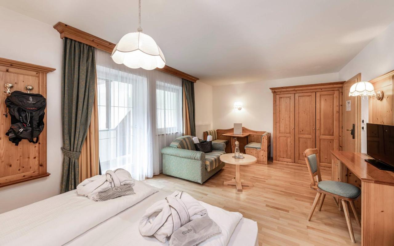 Alpenheim Charming & Spa Hotel Ortisei Bagian luar foto