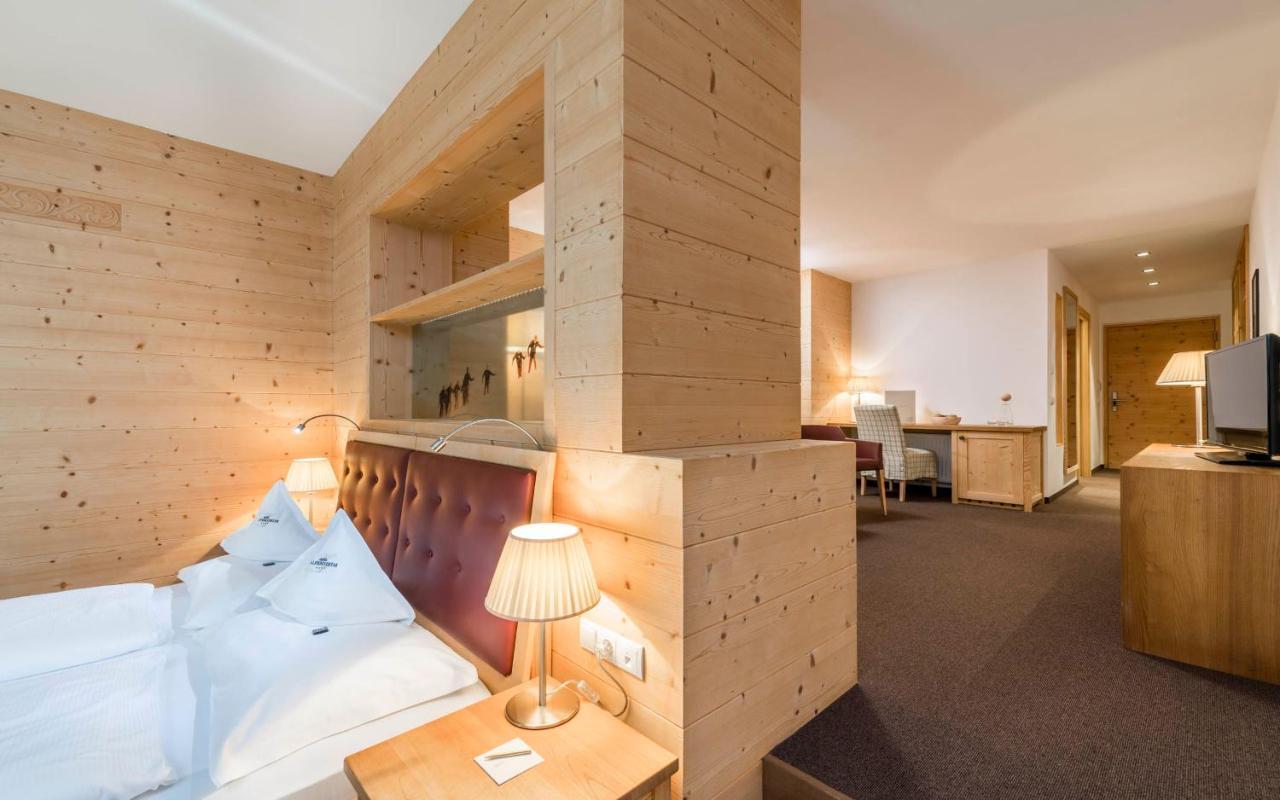 Alpenheim Charming & Spa Hotel Ortisei Bagian luar foto
