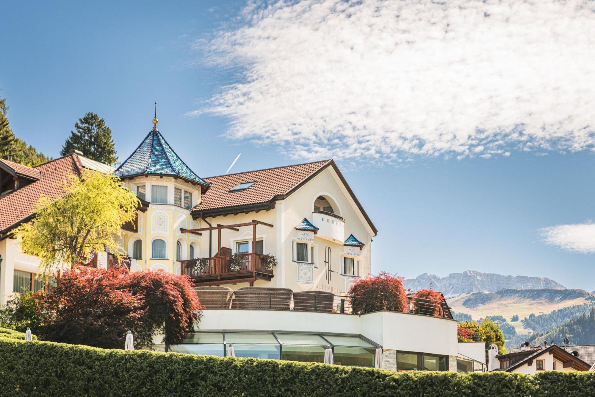 Alpenheim Charming & Spa Hotel Ortisei Bagian luar foto