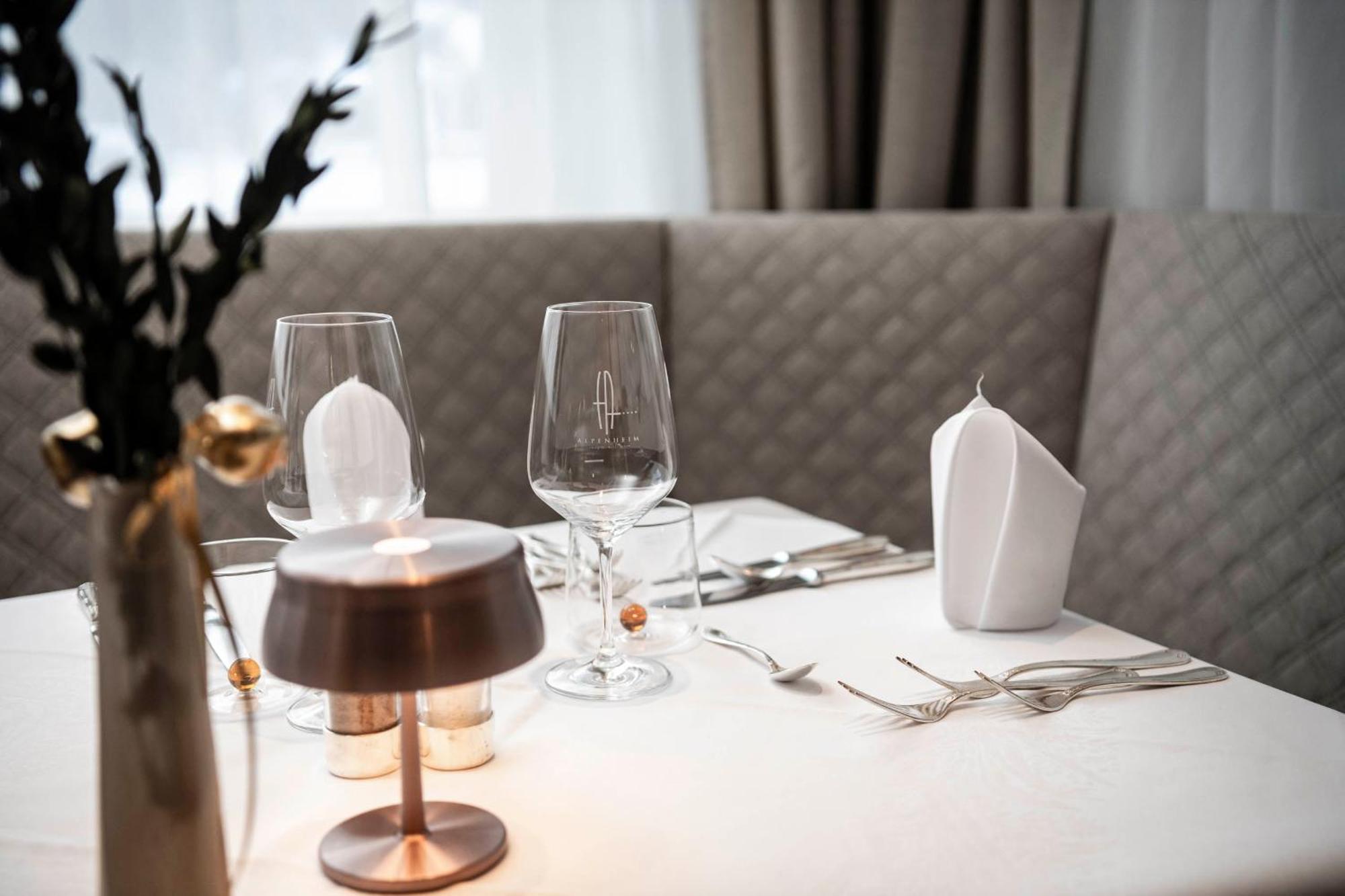 Alpenheim Charming & Spa Hotel Ortisei Bagian luar foto
