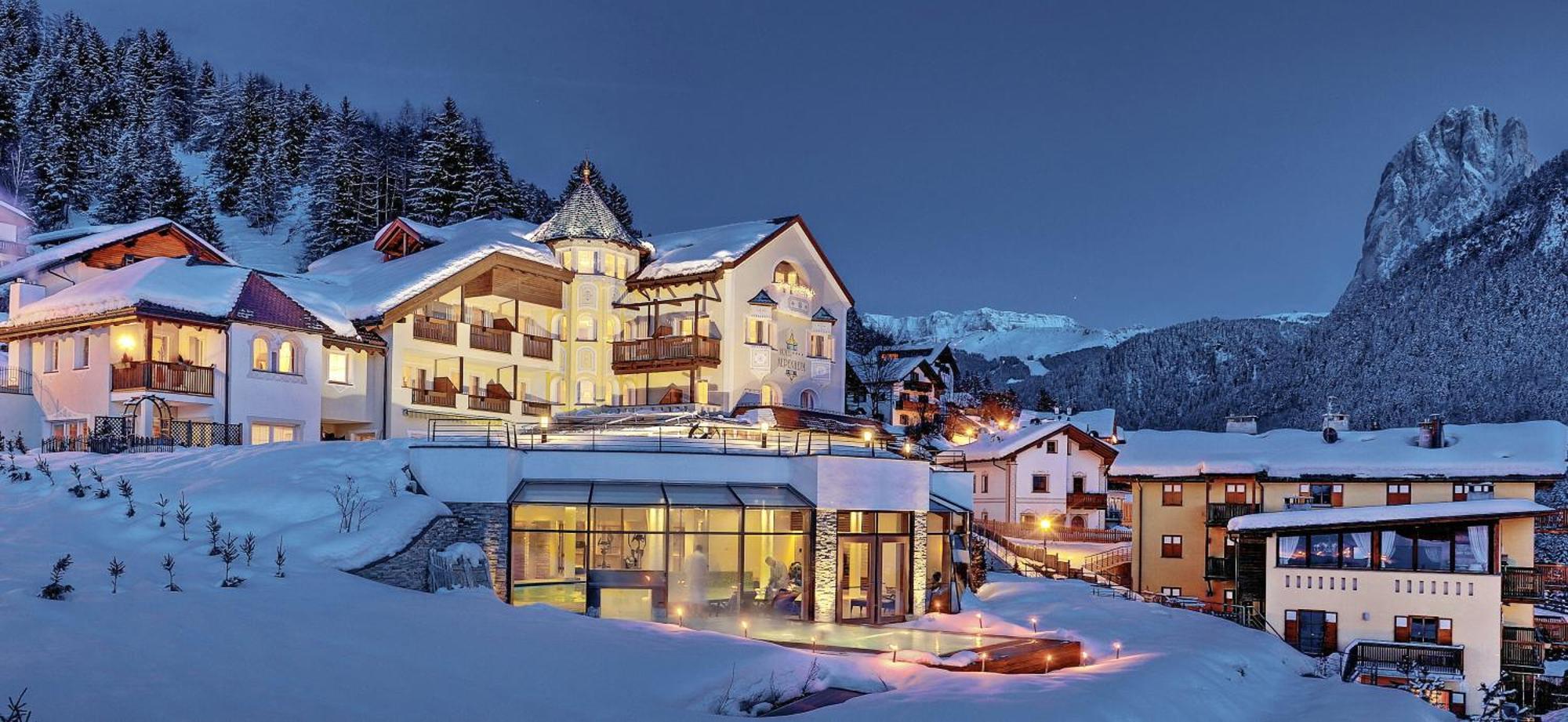 Alpenheim Charming & Spa Hotel Ortisei Bagian luar foto