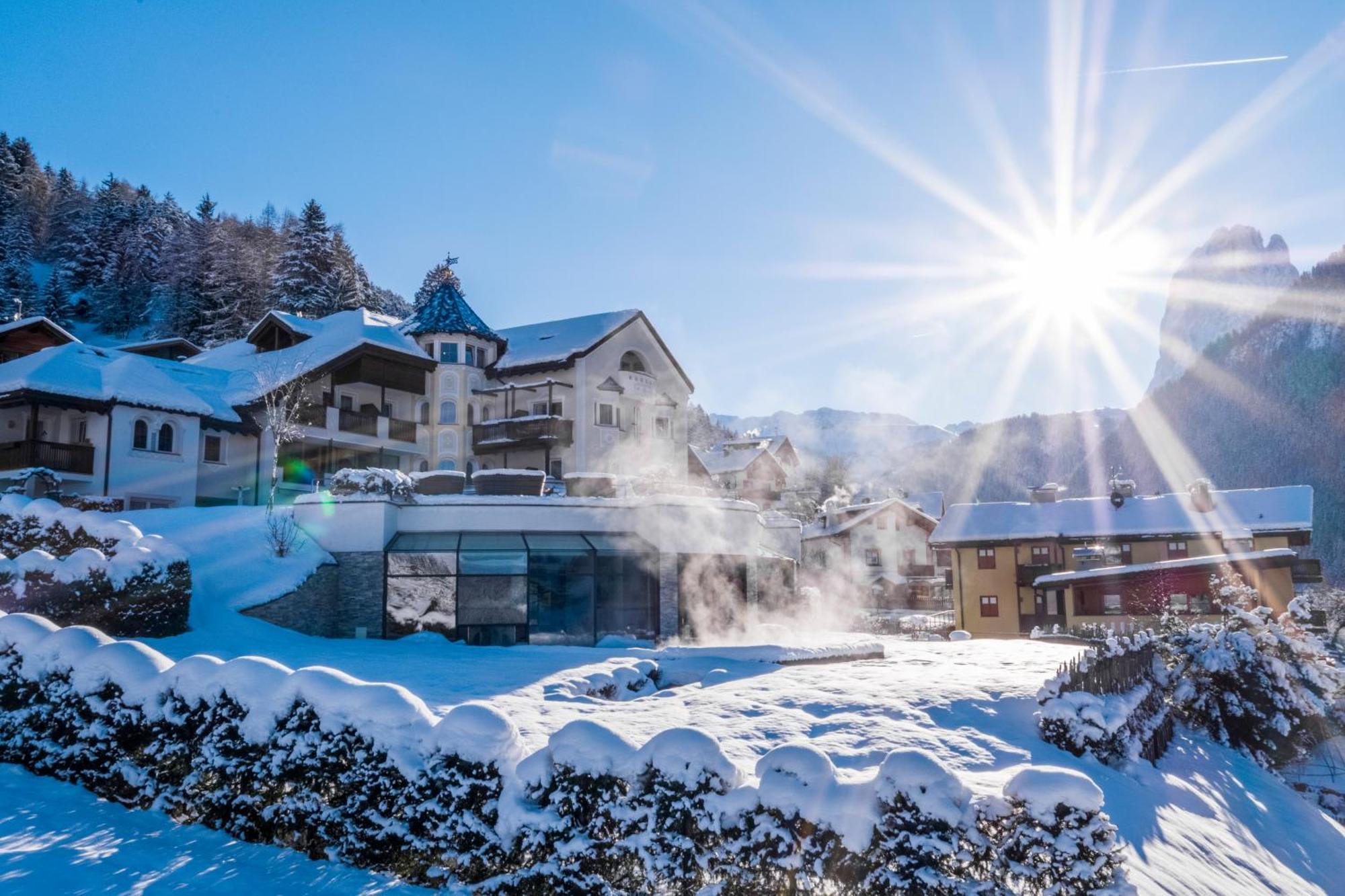 Alpenheim Charming & Spa Hotel Ortisei Bagian luar foto
