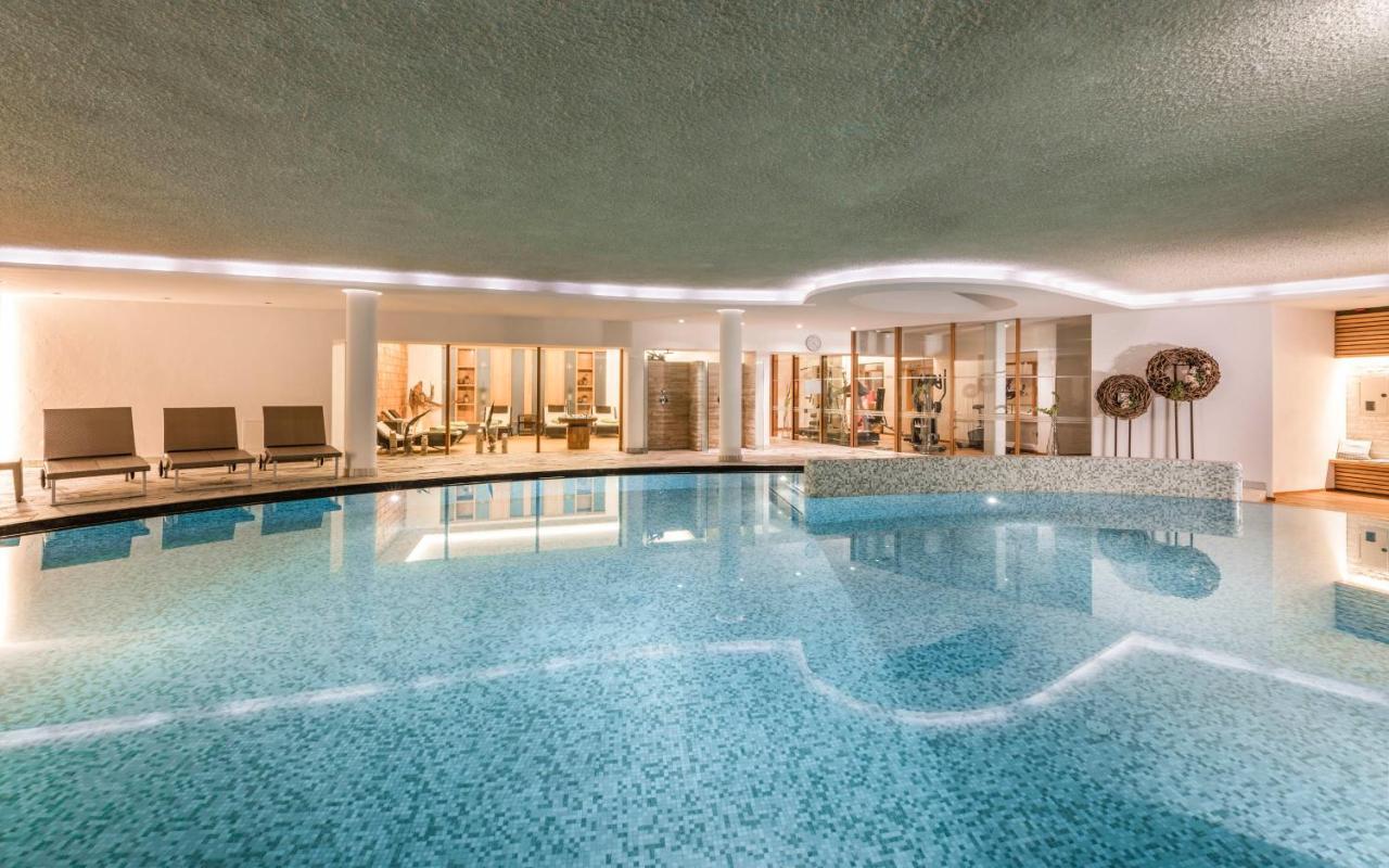 Alpenheim Charming & Spa Hotel Ortisei Bagian luar foto