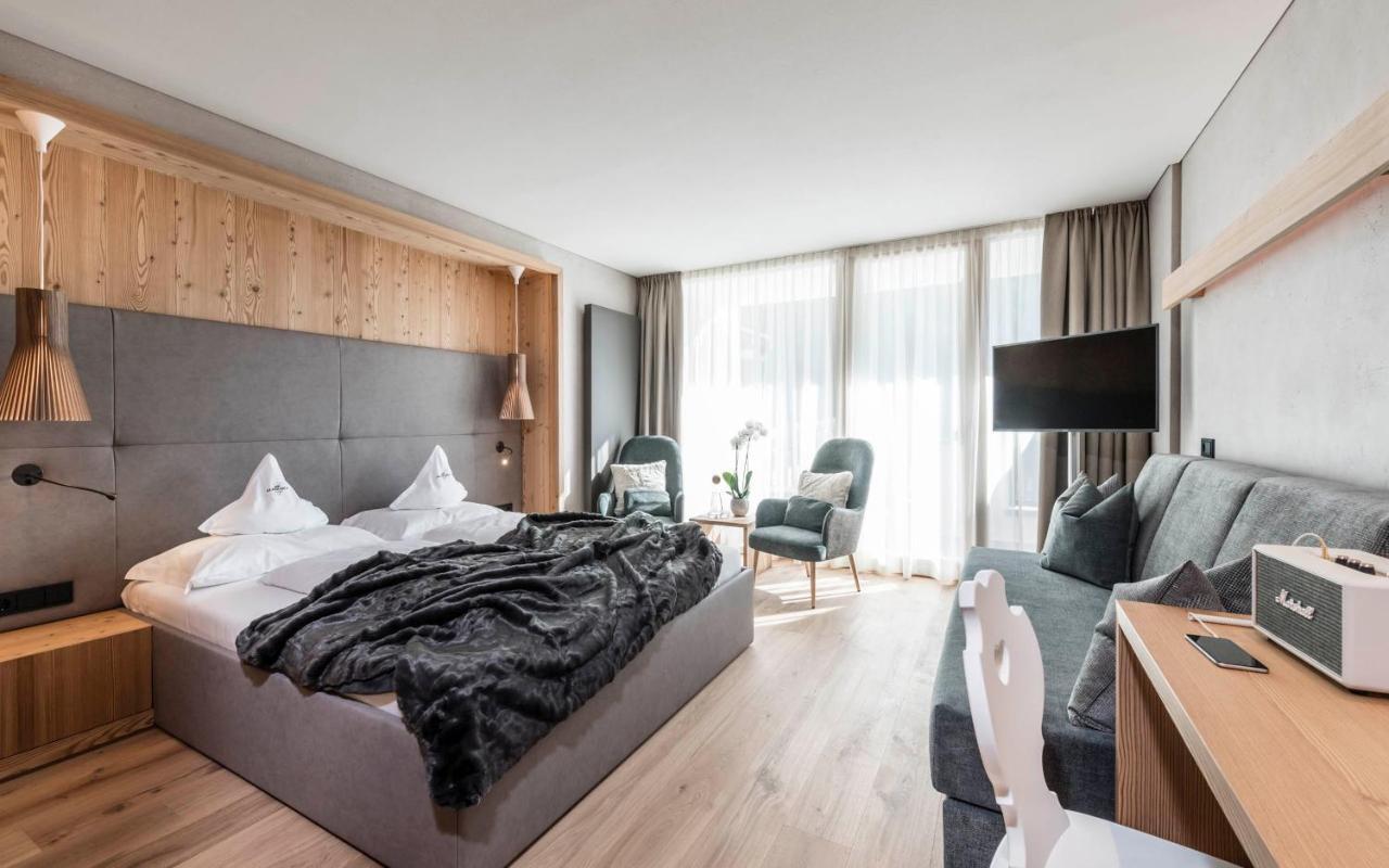 Alpenheim Charming & Spa Hotel Ortisei Bagian luar foto